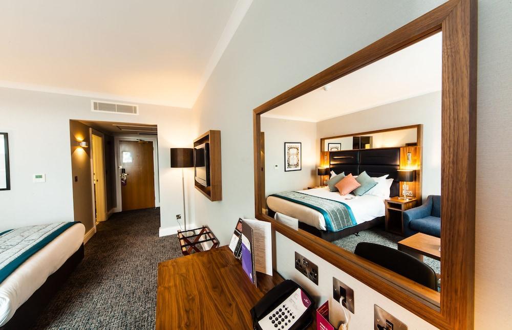 Crowne Plaza Leeds By Ihg Hotel 4*